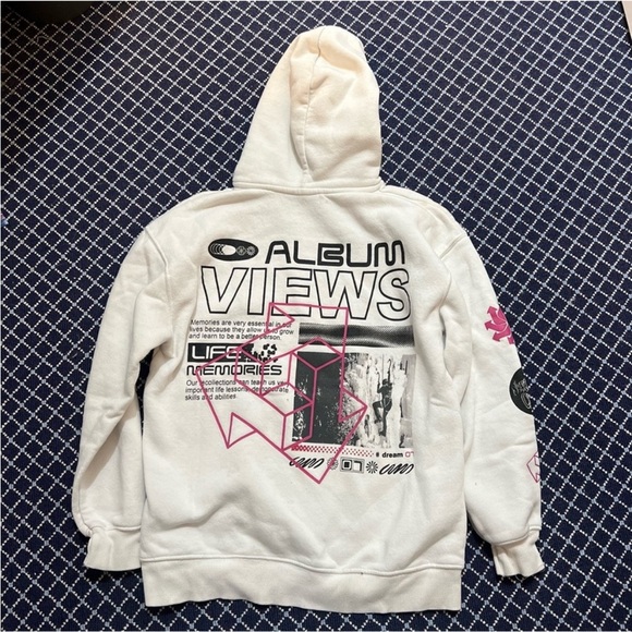 Zara Sweatshirts - Picture 10 of 13